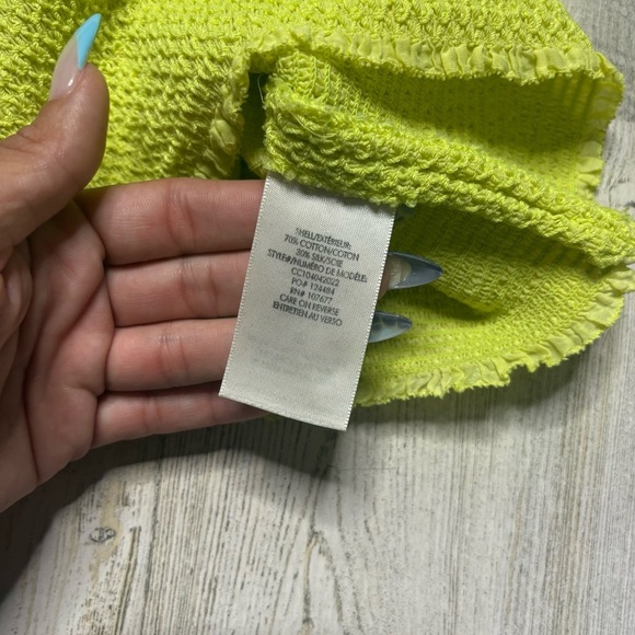 Alice + Olivia x Revolve Penelope Smocked Ruffle Crop Top in Neon Keylime Size M - Picture 4 of 6
